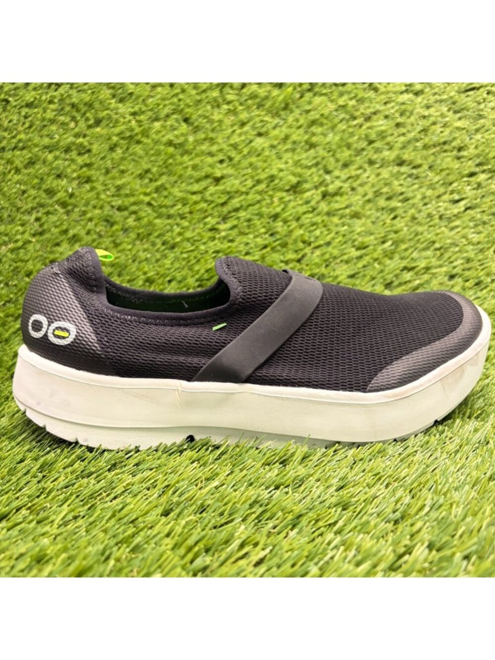 OOFOS OOmg eeZee Low Womens Size 10 Black Casual Walking Slip On Recovery Shoes